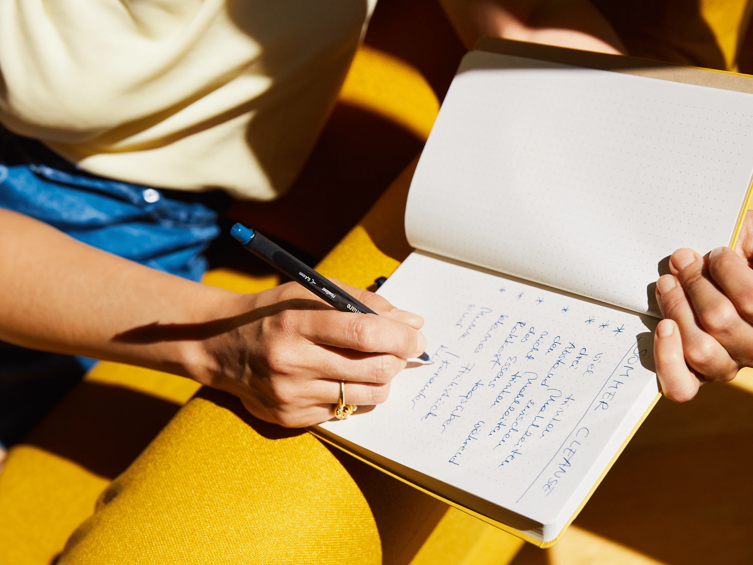 Notizbuch A5 blanko dunkelblau - Image 3